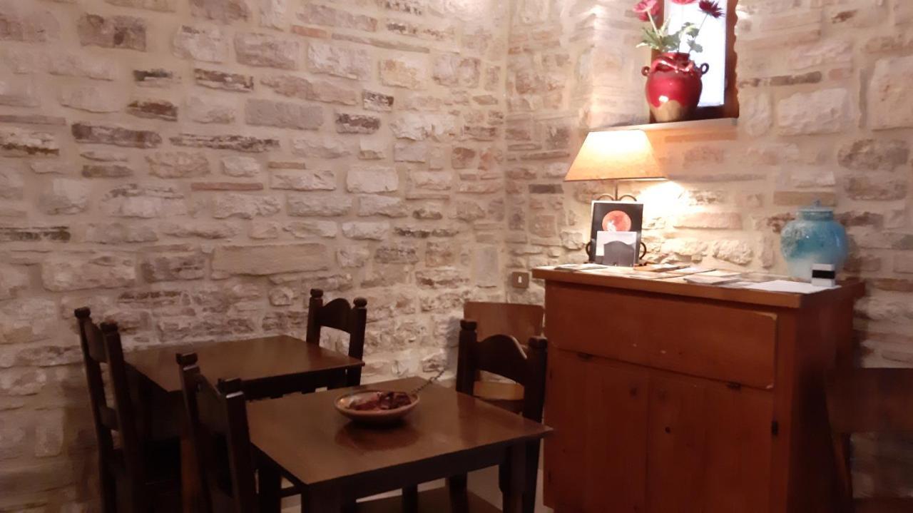 Hotel Civico 10 à Gubbio Extérieur photo