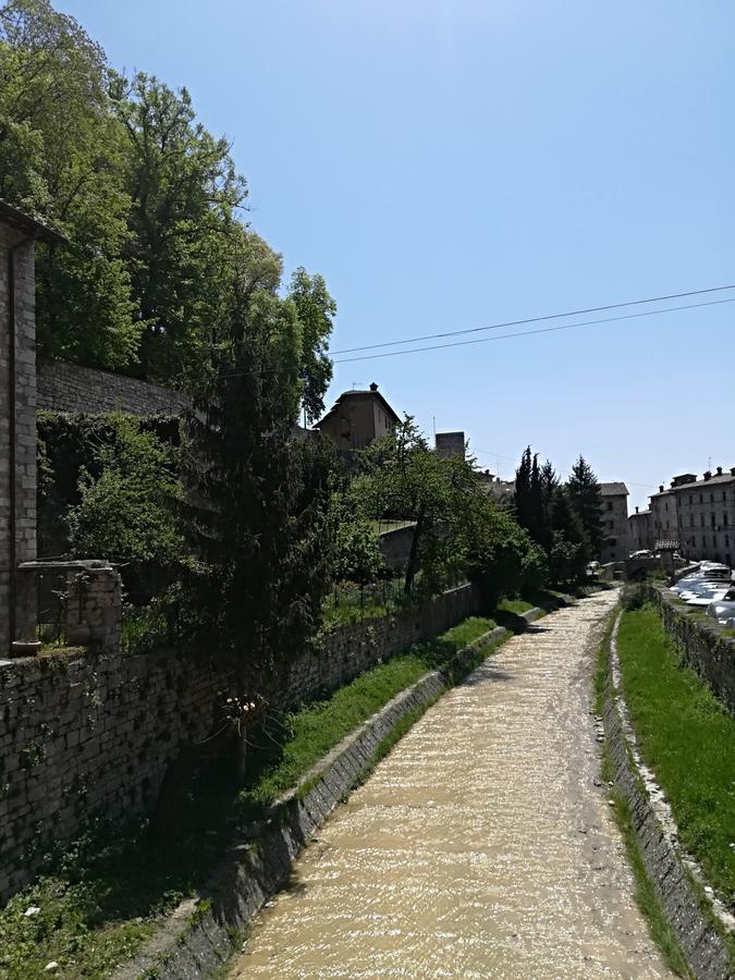 Hotel Civico 10 à Gubbio Extérieur photo